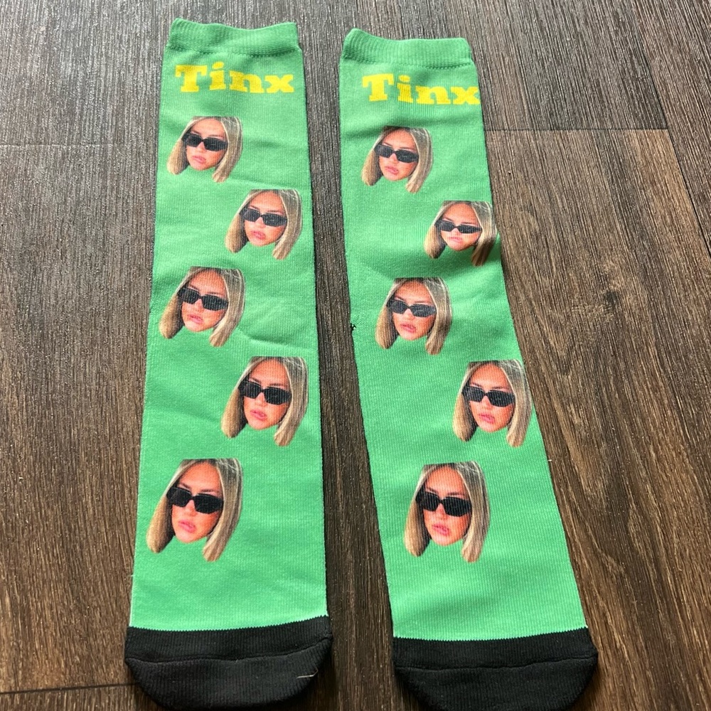 @itsmetinx face socks - Picture 4 of 4